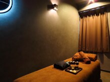 ヘッドスパサロン リスブラン 銀座新富町店/清潔感のある施術室◎