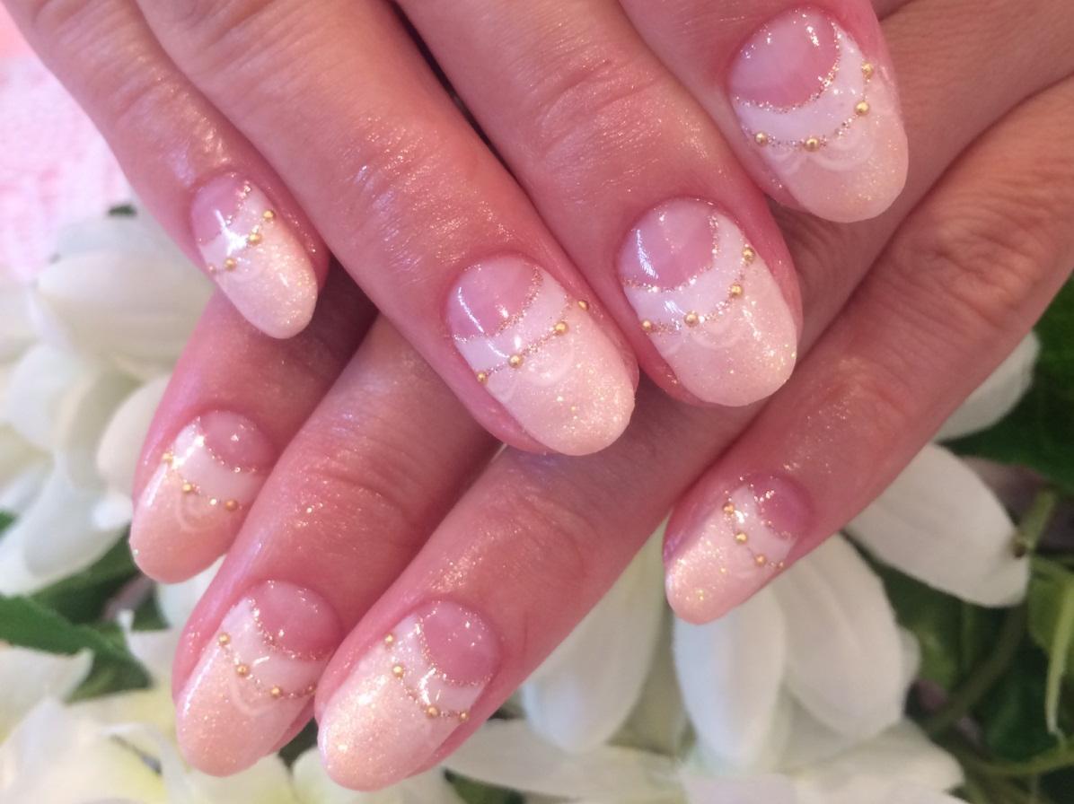 2025年-2026年冬トレンド】ガーリー ダブルフレンチのネイルデザイン集