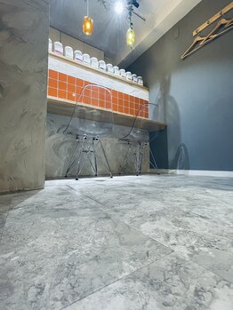 バイカラー(BY COLOR)/店内/待合スペース