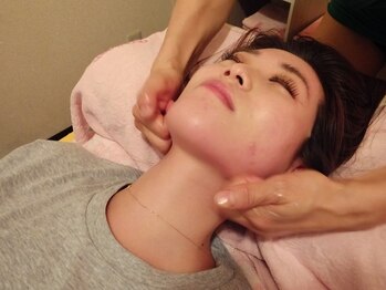 韓国式整体 美水/小顔コルギ