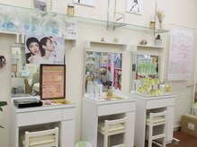 コスメティック ジリオの雰囲気（メイク直しも可能♪お出かけ前や仕事帰りにも◎）