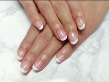 思わず見惚れる美しい指先へ