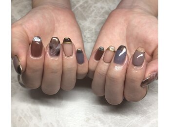 ヒールネイル(heal nail)/くすみカラー×フレンチ