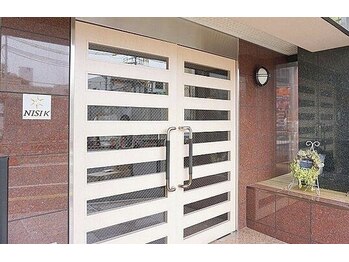 ラウレア 博多店(Laule'a)/【外観】サロンの入り口