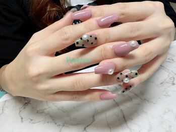 フランセス(Frances)/ドット柄ネイル