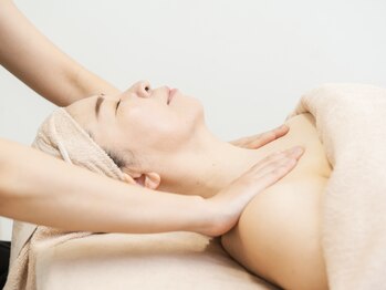 フレルト 津久居店(FLELT)/デコルテマッサージ