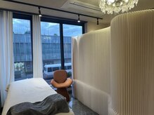 エスプラス アサクサ(S+ASAKUSA)の雰囲気（２Ｆ　　　フェイシャルやマツエクベット半個室です。）