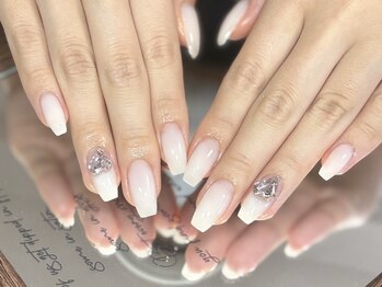 ミューネイル(Miu Nail)/可愛い乳白ネイル