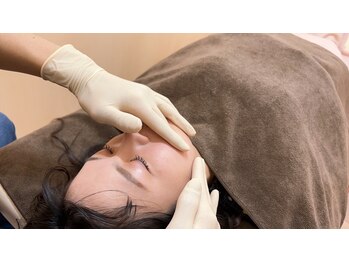 日進町整体院の写真/【当院美容人気No.1小顔歪み矯正】顔の歪み・左右非対称などの悩みを顎の矯正で顔全体引き上げ素敵な笑顔へ