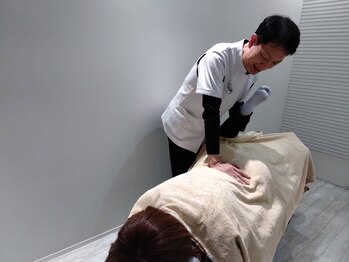 ヴィヴァーチェ(Vivace)の写真/症状に適切なオーダーメイド施術で腰痛の改善マッサージと骨盤調整を!