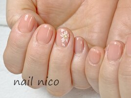 ワンポイントの桜ネイル