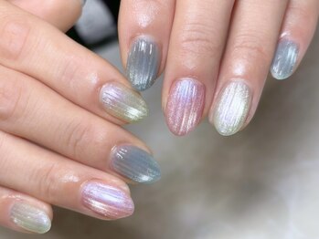 ココズルーム(KOKO’s Room)の写真/ナチュラルデザインが好きな方やシンプルに指先を華やかにしたい方は、お好みのデザインで指先を美しく♪