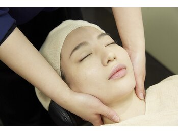 エヌドットバーバー ヒロオ(N.BARBER HIROO)/保湿で仕上げ〈エステ〉〈広尾〉