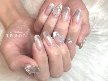 アンガット(angot.)/マグネットグラデーションネイル