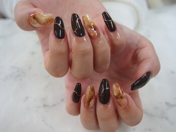 シス(S.I.S)/担当佐藤