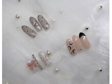 アジュールネイル 名古屋栄店(AzurNail)の雰囲気（数百種類の有料パーツ♪アートの部分はストーン乗せ放題♪）