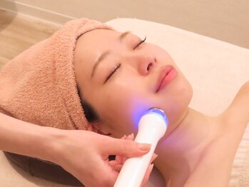 エス(es)の写真/お肌がぷるぷるに！顔脱毛とLDM水玉リフティングで毛穴をすっきりさせ、美白効果も実感◎美肌をサポート♪