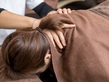 ラク(RAKU 楽)の写真/ガチガチに固まった首・肩・腰の痛みにアプローチ◎その場しのぎではない施術で不調を繰り返さない!!