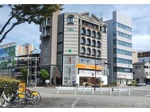 飛花(HIKA)/ザビエル公園向かい角のビルです