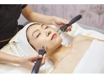 キュアーズ トータルビューティーサロン(CURES)/筋活小顔エステ