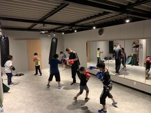 広々空間で行えるボクシング教室/ズンバ・ピラティス
