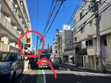 アイスパ 代官山(i-SPA)/左手にパーキングあるマンション