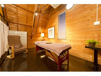 エステティックサロン ドゥネール/半個室の施術ルーム