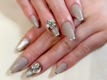 ラビング(Loving)/グレージュネイル