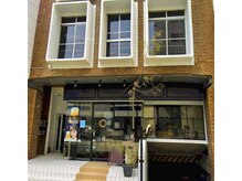 もみほぐしソルブ(もみほぐしSolve)の雰囲気（裁判所通り東向き3階建てビル2F。1階イタリアンレストラン）
