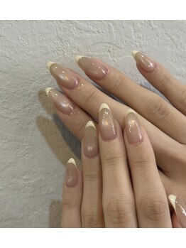 ロミー(Rommy)/フレンチ×マグネットネイル