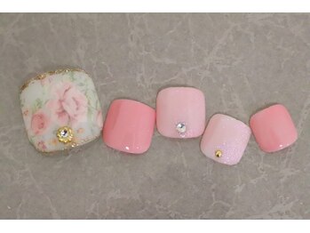 ローズクレア(Rose Crea)/ロマンティックなフラワーネイル