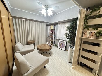 ハーブピーリング&毛穴洗浄専門店 肌REVO 高田馬場店[ニキビ/毛穴/たるみ/美白/シミ]/落ち着いた空間でカウンセリング