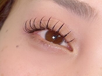 アイラッシュアンドネイル リリィ(Lily)の写真/【派手になりすぎない、華やかなお目元へ】ナチュラルが好きな方向けのデザインもご用意しています☆