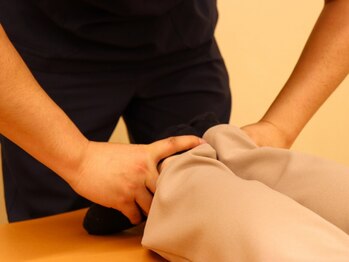 紫原鍼灸整骨院/施術【肩こり/腰痛/骨盤矯正】