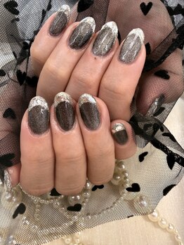 ホワイトネイル(White Nail)/カラスフレンチ