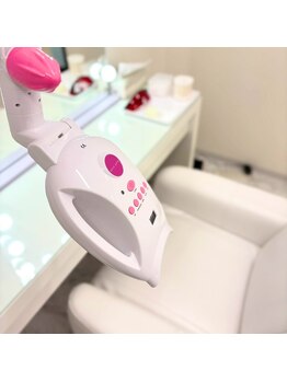 エクシアホワイトニング 東上野店/最新の機械