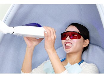 パルティービューティー 天満店(PARTIE BEAUTY)/照射機械を口元にセット