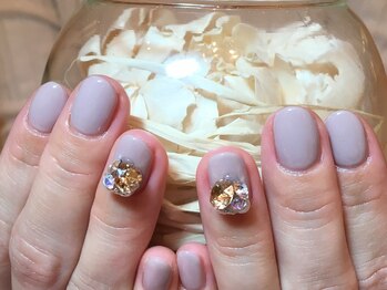 ビジューネイル。