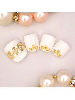 ネイルサロン アンリタ(nail salon AneRita)/ホワイト&ゴールド☆フット