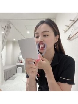 ホワイトニングショップ 津店/7,歯に溶剤(ジェル)を塗る