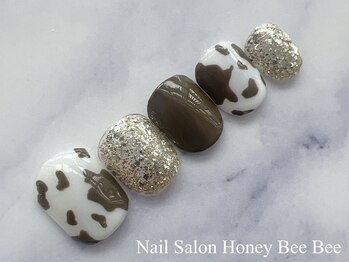ハニービービー(Honey Bee Bee)/牛がらネイル