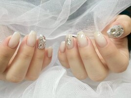 ビジューネイル/華やかネイル
