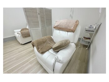 アイモア 刈谷店(eye mor.)/ふわふわのリクライニングチェア