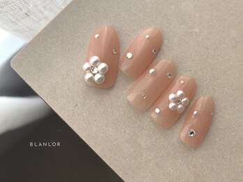 ネイルサロン ブランロール 三軒茶屋店(Blanl'or)/パールフラワーネイル