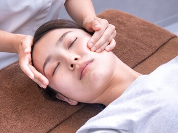 小顔整体研究所 KSラボ 大宮店の写真/施術実績延べ100万人・口コミ2万件以上!顔の歪み改善&目の高さ調節!【小顔整体コルギ+顔の歪み矯正】