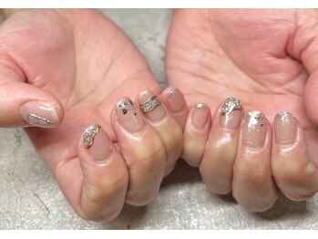 マドンナ ネイル(Madonna Nails)/