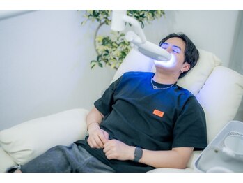 ホワイトニングショップ 茨木店の写真/【茨木/高槻/摂津/北摂】最高品質のジェルで気になる歯の黄ばみをしっかりケア！圧倒的な白さの実現へ