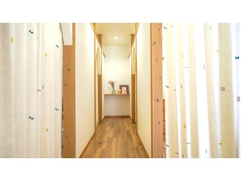 プラスニコ(+nico)/こだわりの詰まった院内