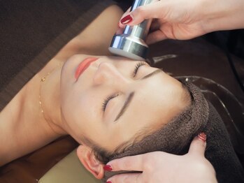 フリーネイル 堀江店(free nail)の写真/更なる美を追求した最新美容機器【CRESCA/クレスカ】ヒト幹細胞培養上清液導入&脂肪分解で最強美肌×小顔に