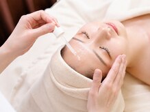 プピレ(pupille)の雰囲気（世界特許の生コラーゲンを使用。毛穴、シワ、たるみ、ハリ感UP）